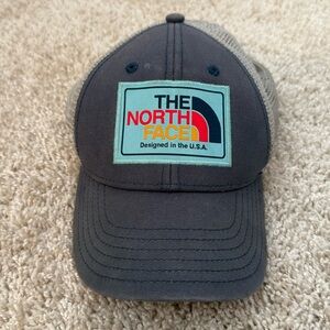Youth north face trucker hat